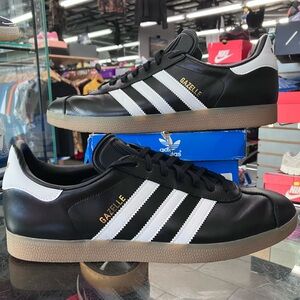 Adidas Gazelle Indoor Black Leather Gum Size 11
